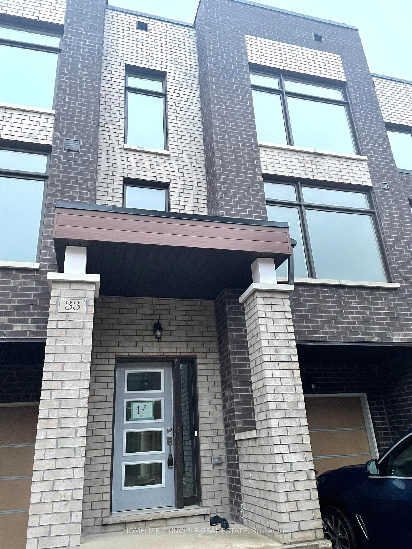 33 Queenpost Drive photo 1
