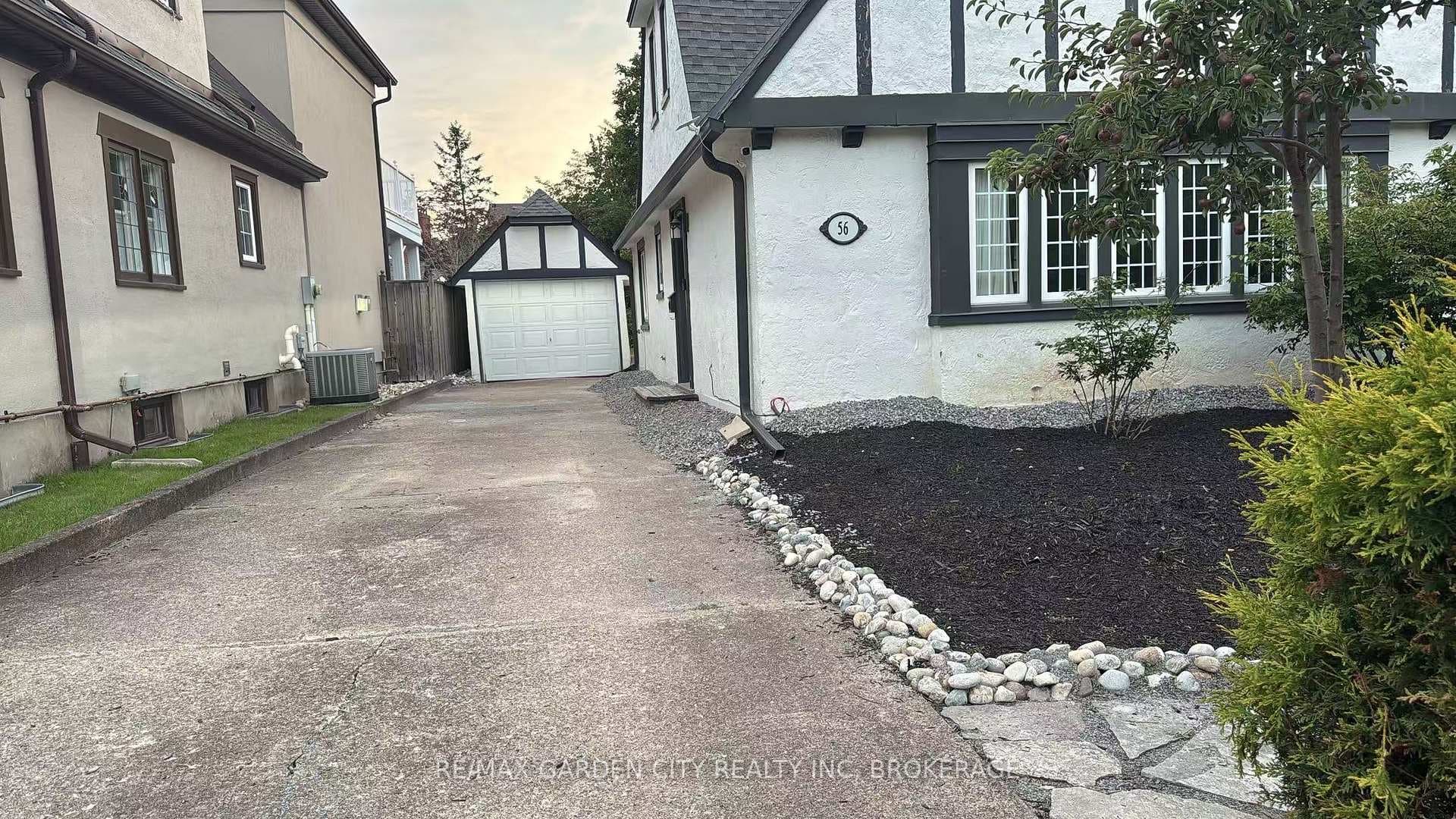 56 SOUTH Drive photo 2
