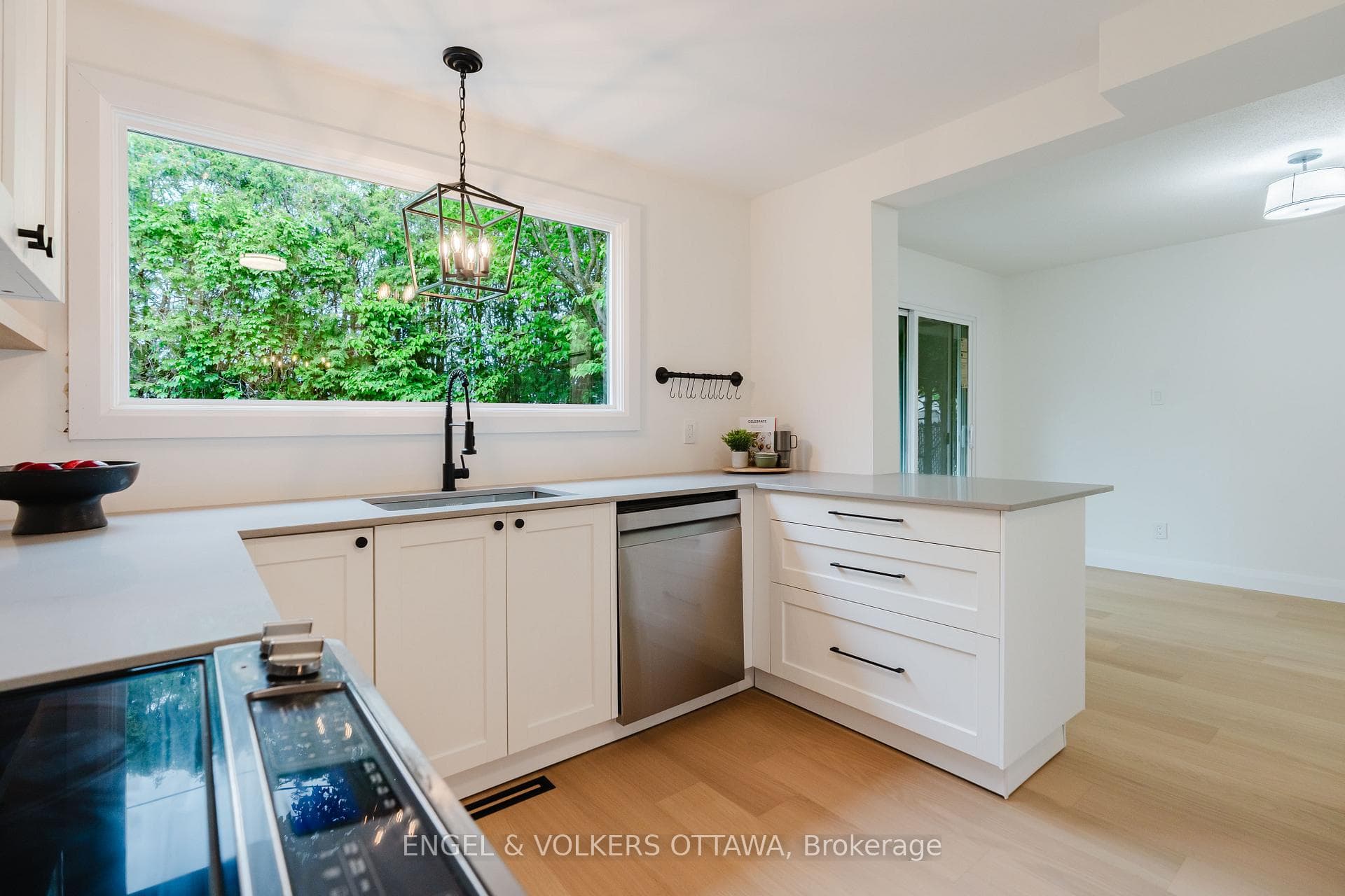 825 De Salaberry Street photo 20