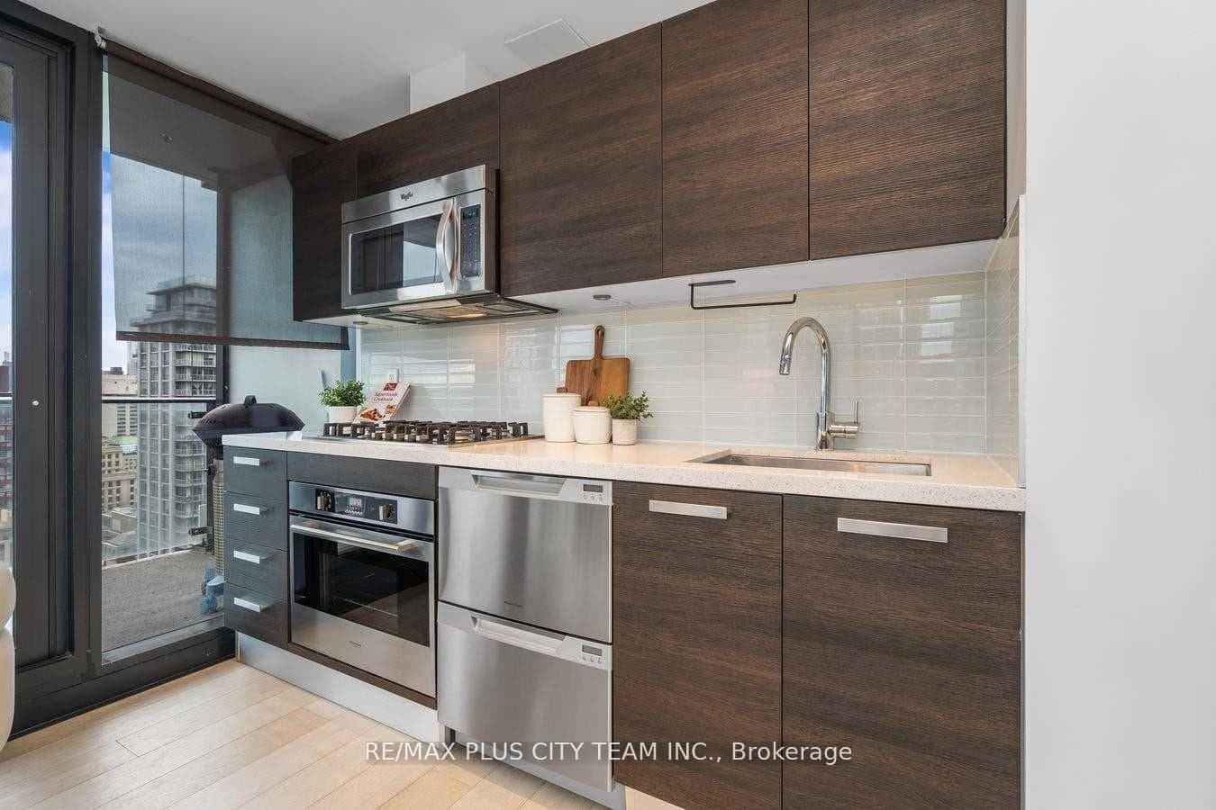 224 King Street Unit 2701 photo 12