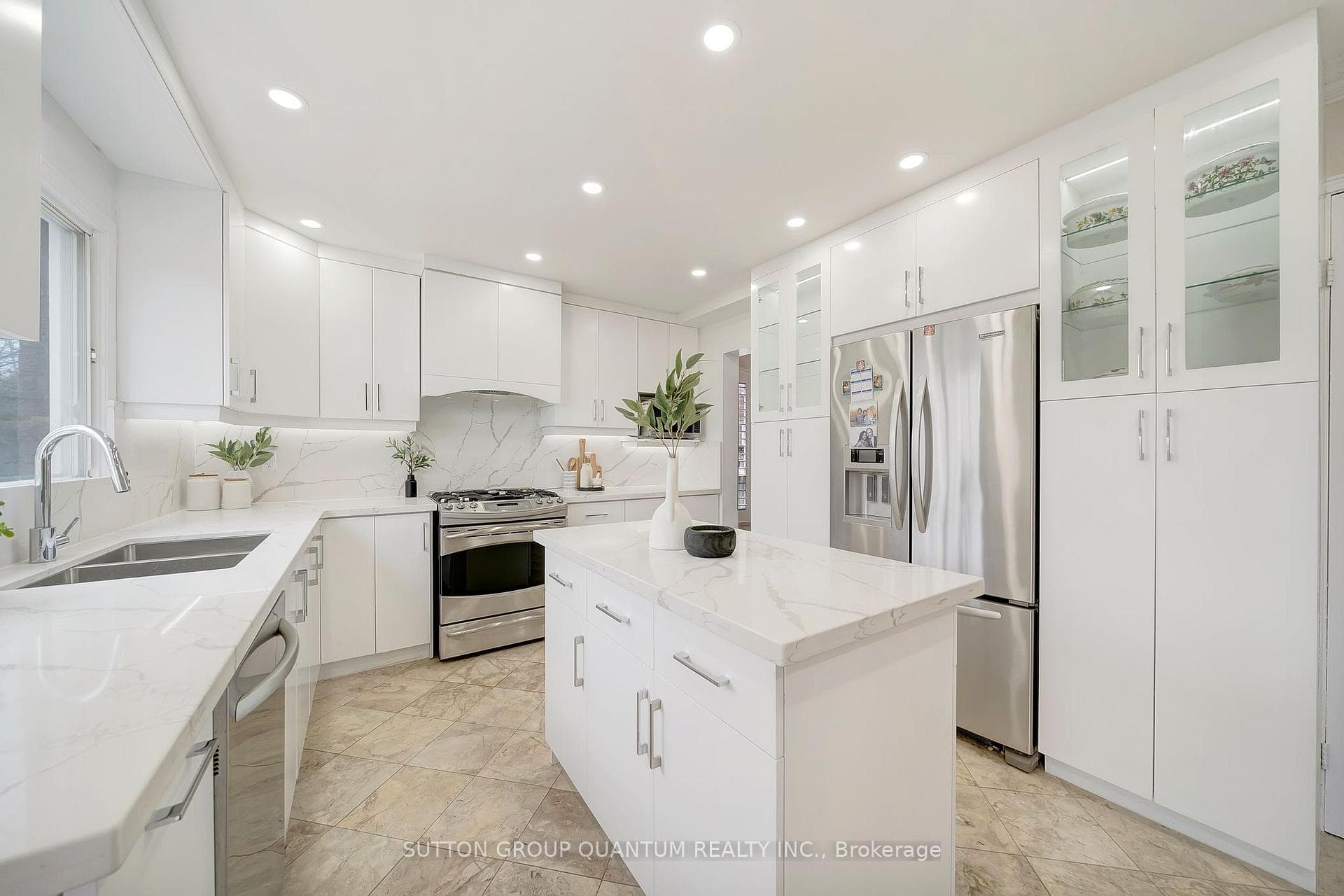 5215 Micmac Crescent photo 11