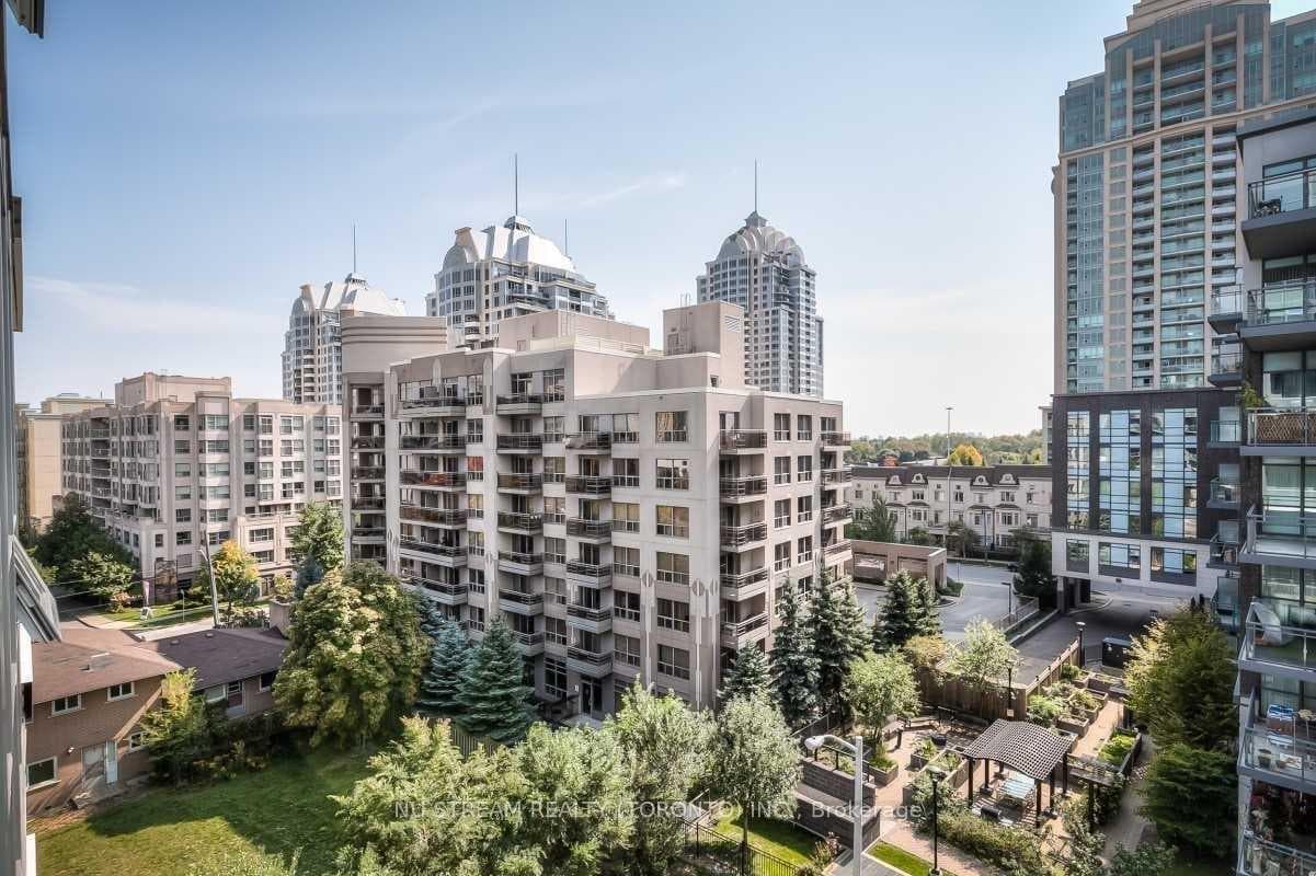 7 Kenaston Gardens Unit 507 photo 27