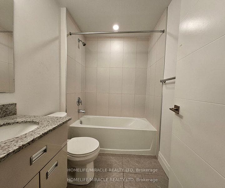 652 Princess Street Unit 420 photo 19