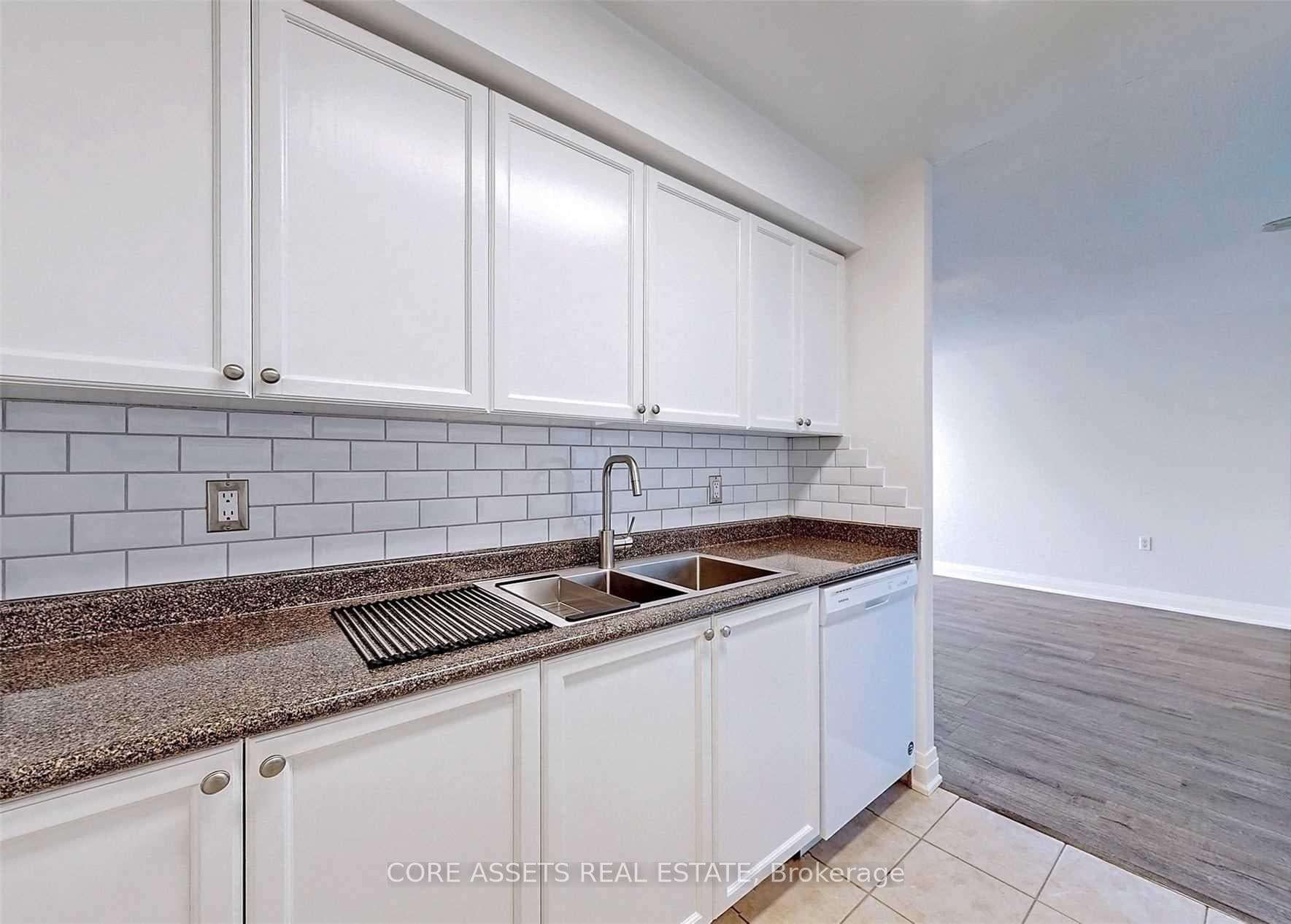 650 Lawrence Avenue Unit 501 photo 5