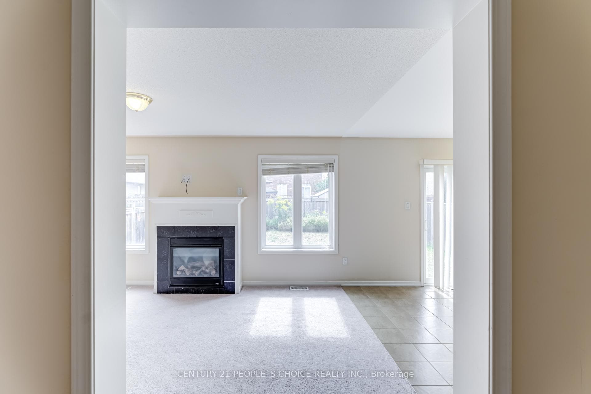 95 Richardson Crescent photo 28
