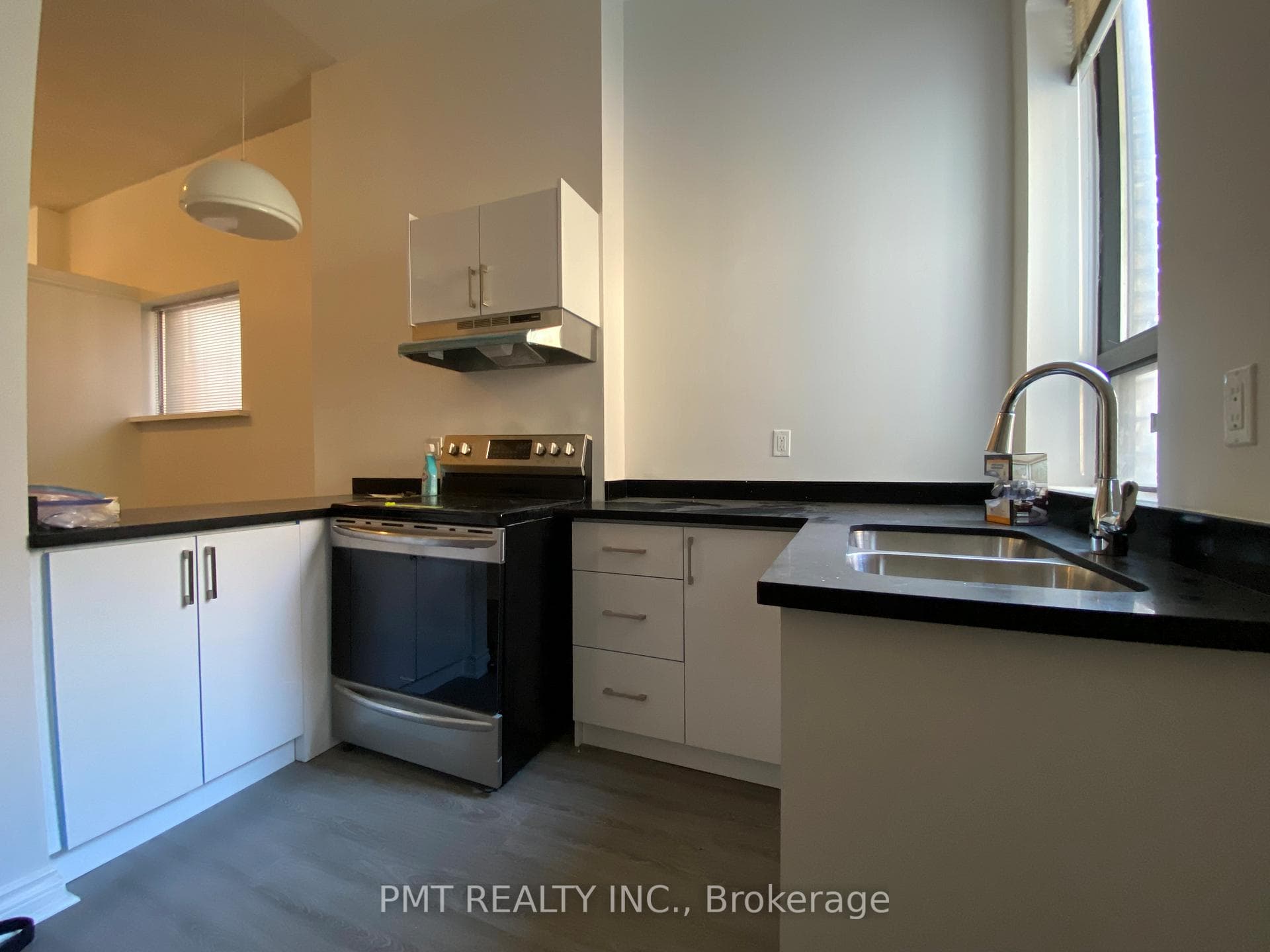 202 Gerrard Street Unit 1 photo 6