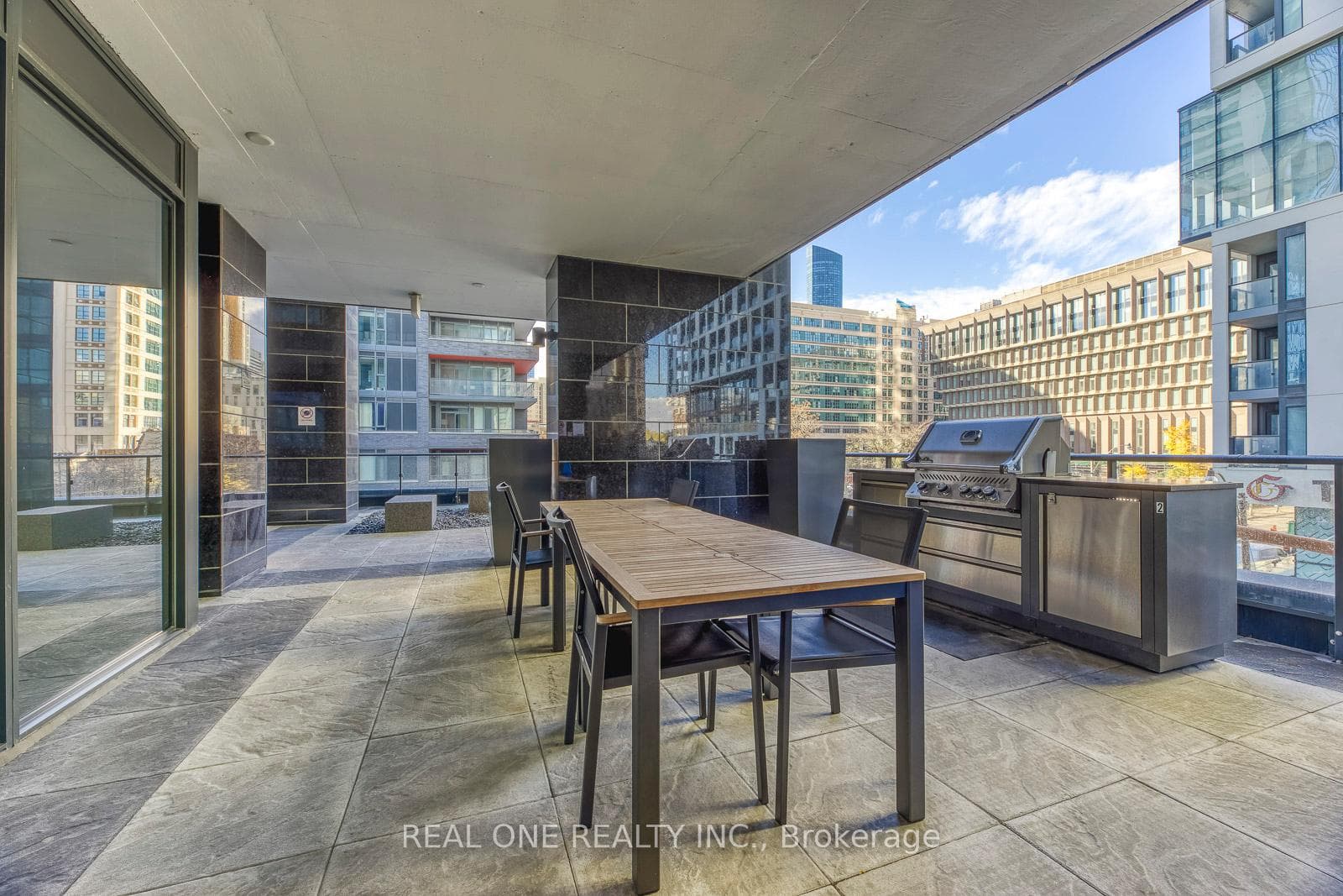 181 dundas Street Unit PH9 photo 32