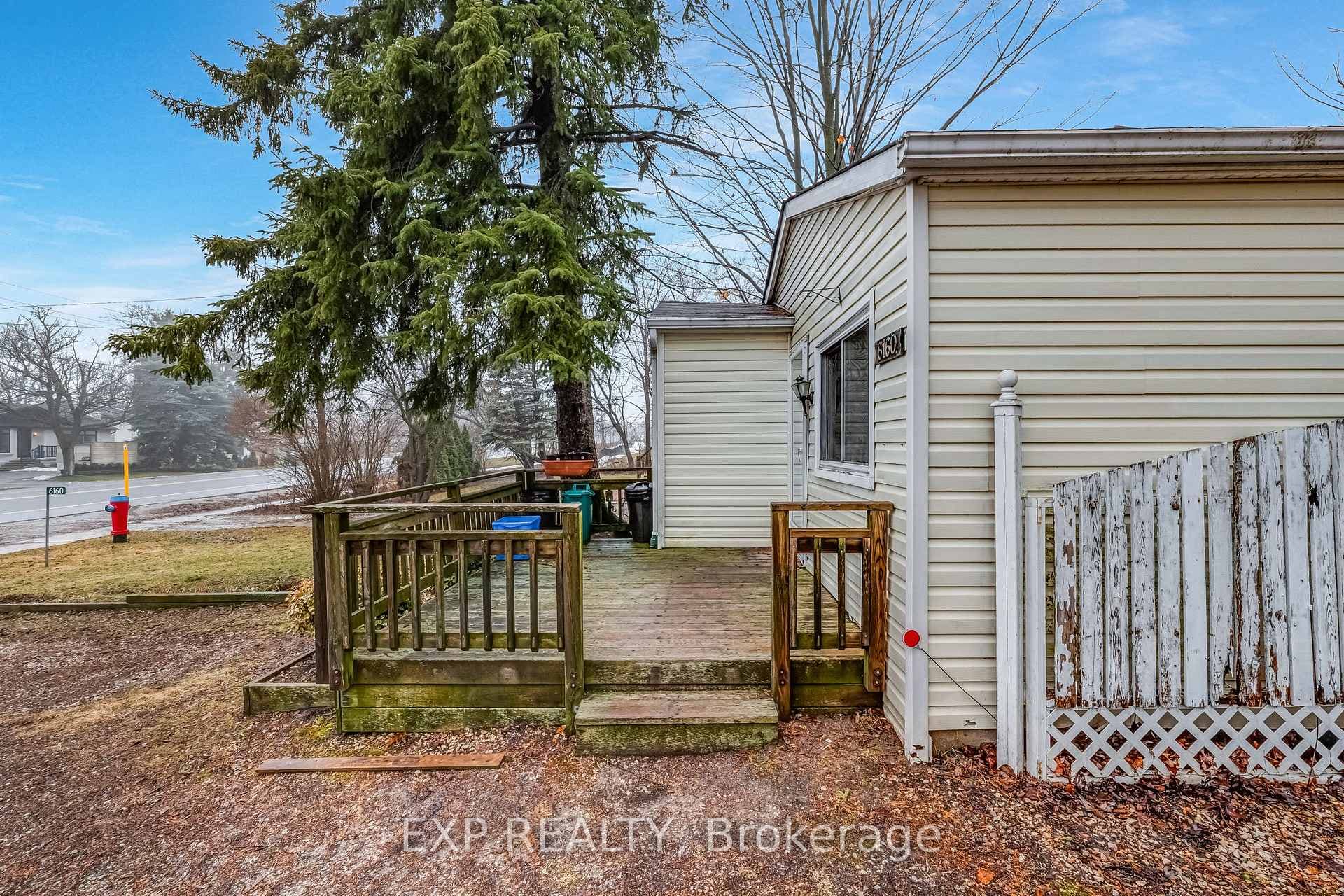 6160 King Road photo 3