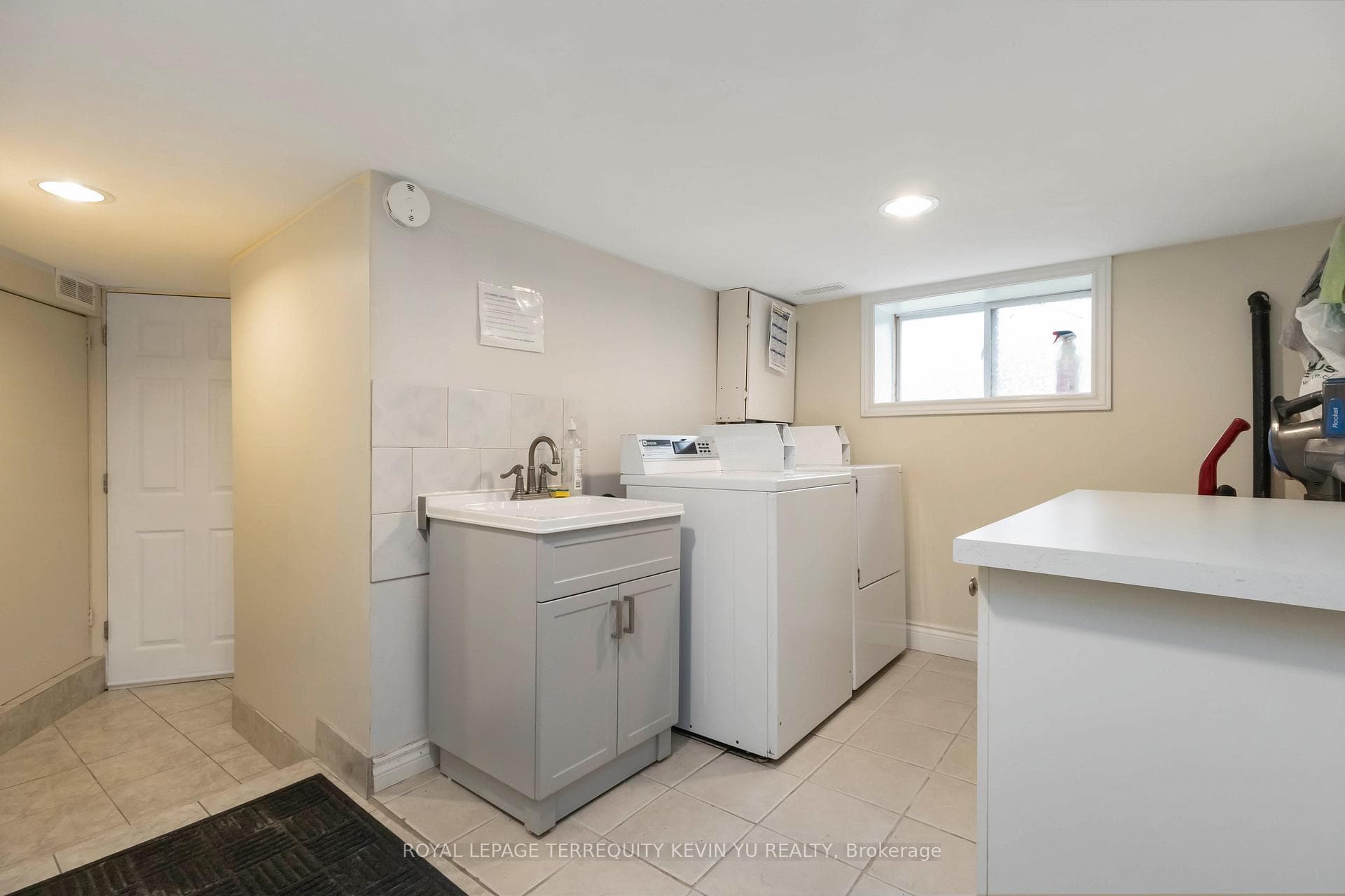 75 Rosethorn Avenue Unit 2nd Level photo 18