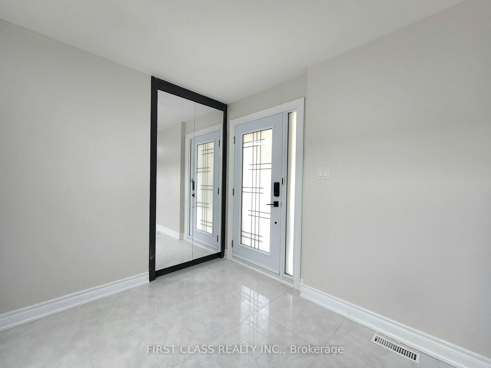 15 Strathmore Drive photo 2