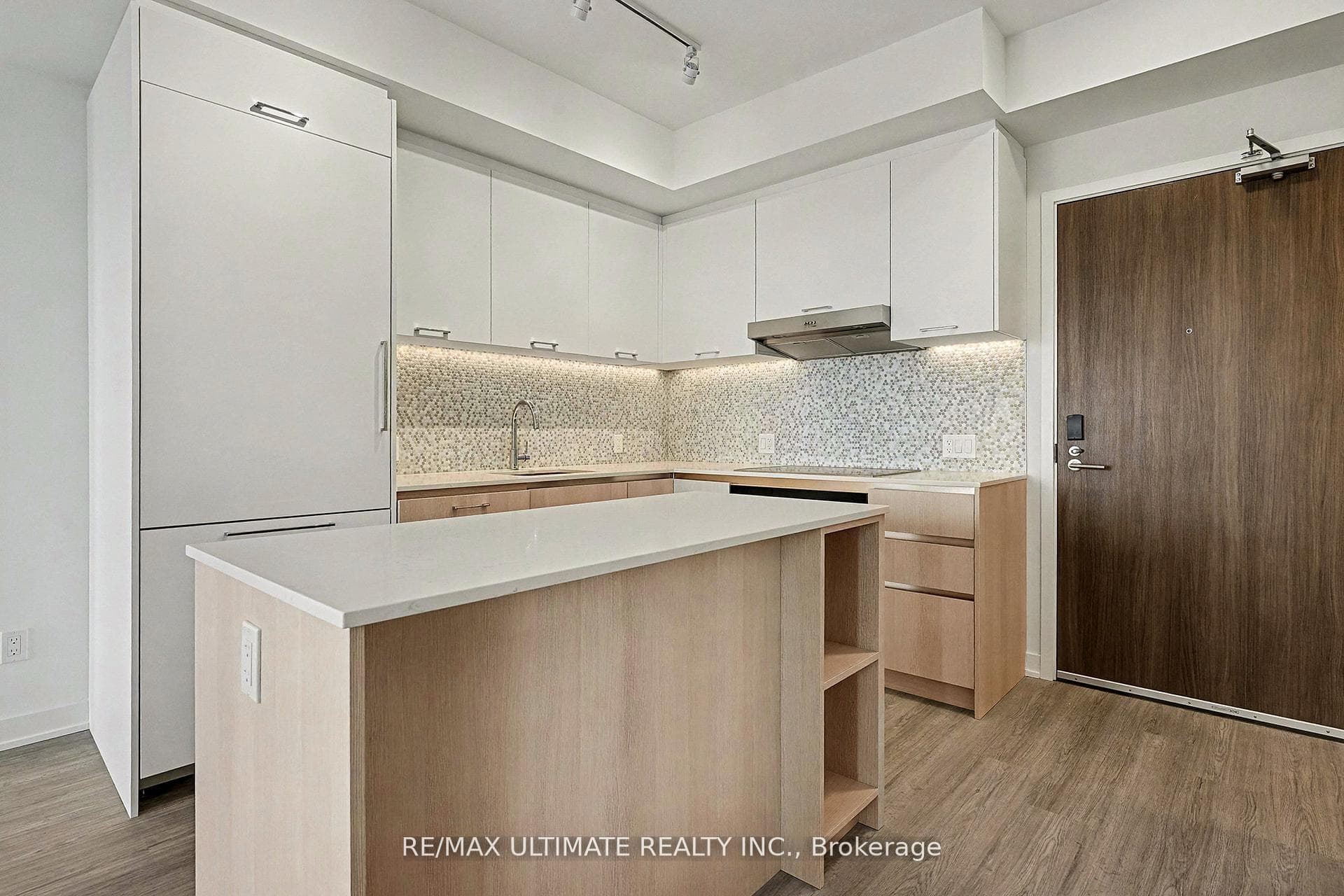 8188 Yonge Street Unit 727 photo 9