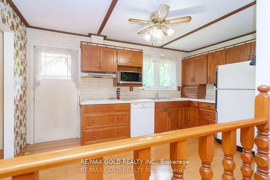 38 Duke Road photo 13
