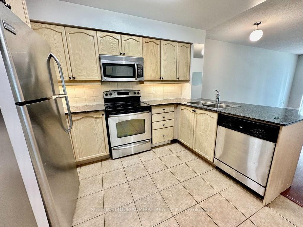 185 Oneida Crescent Unit 911 photo 10
