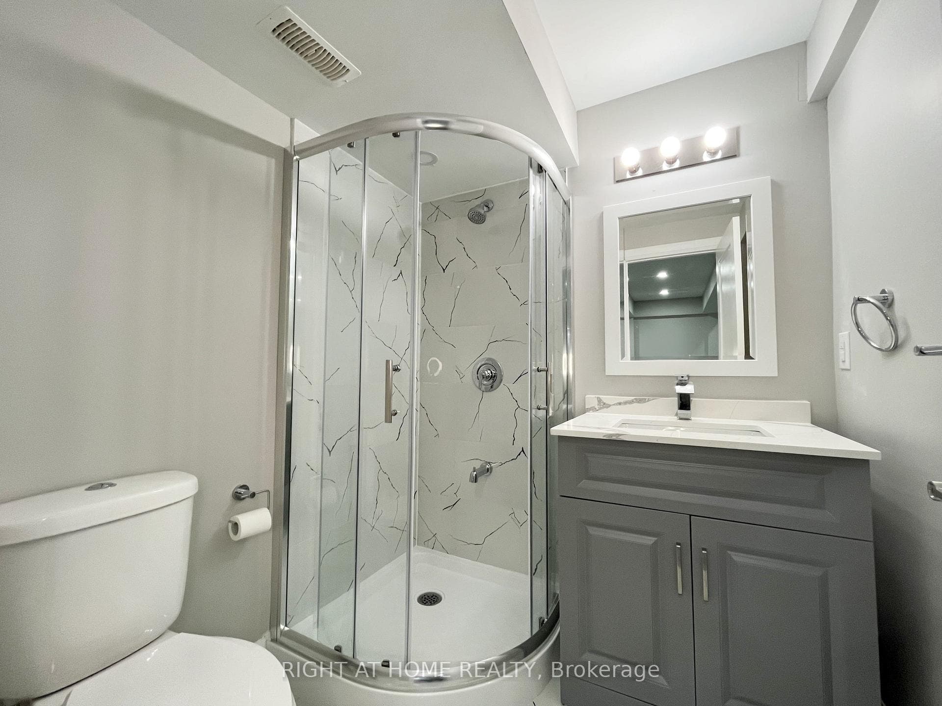 686 Hammond Street photo 5