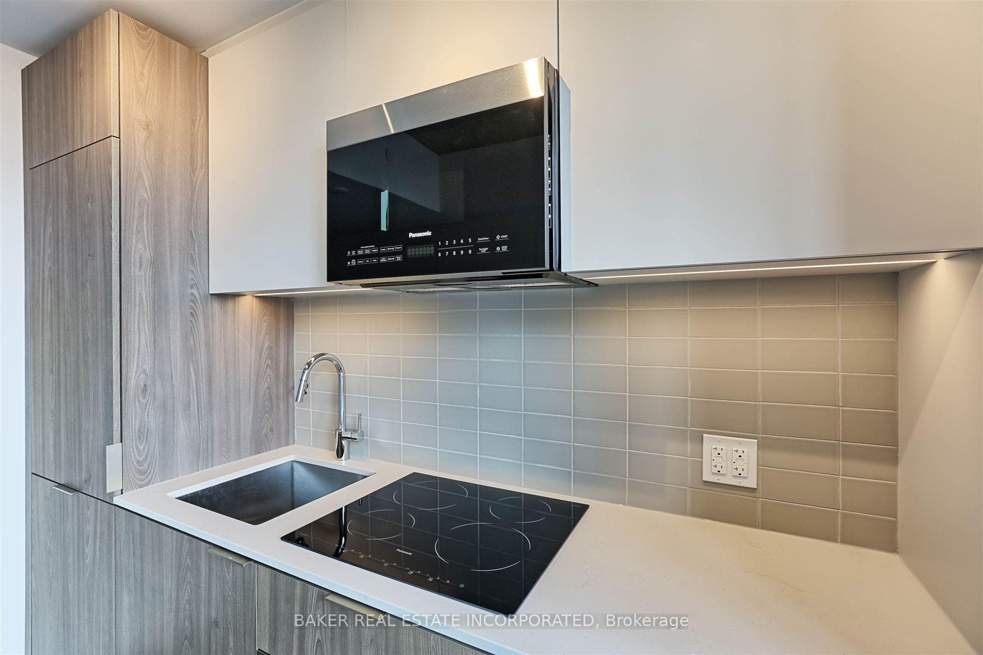 Unit 605 Kitchen