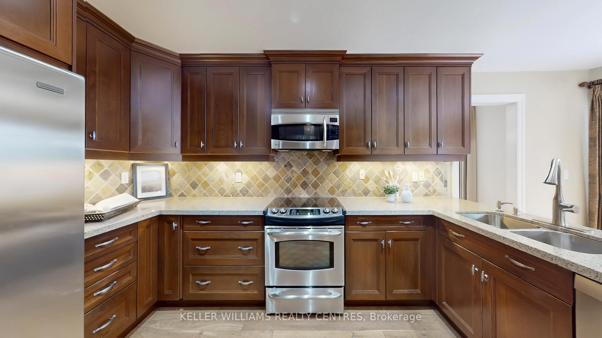 15 Beatty Crescent photo 12