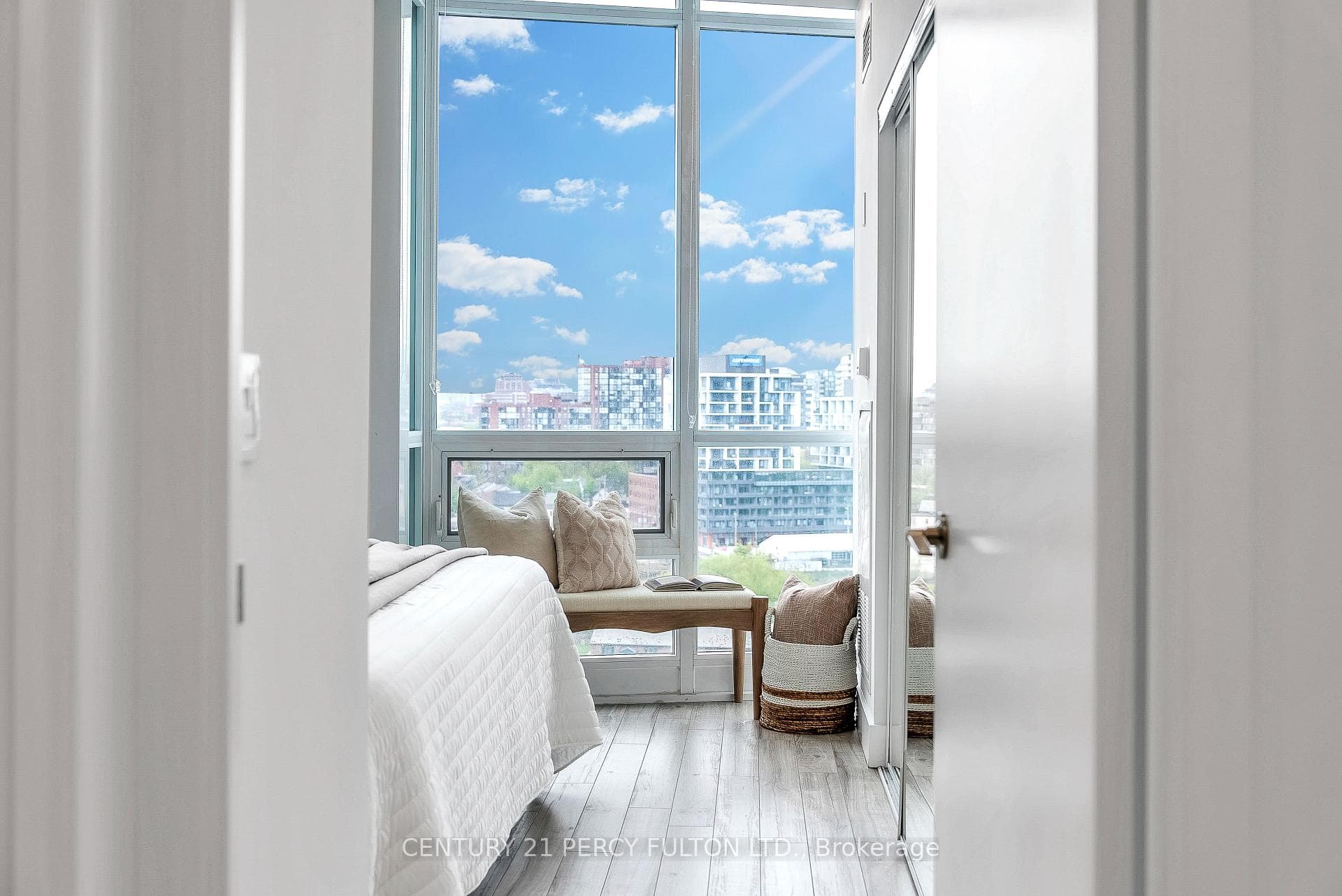 209 Fort York Boulevard Unit 1663 photo 31