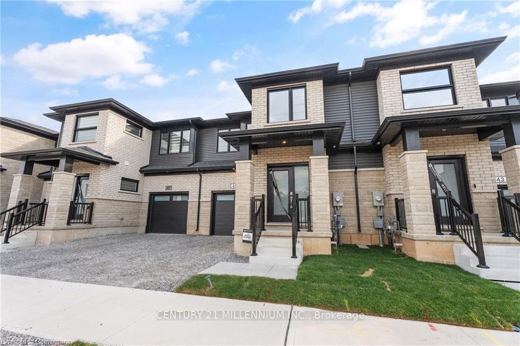 45 Saffron Way photo 3