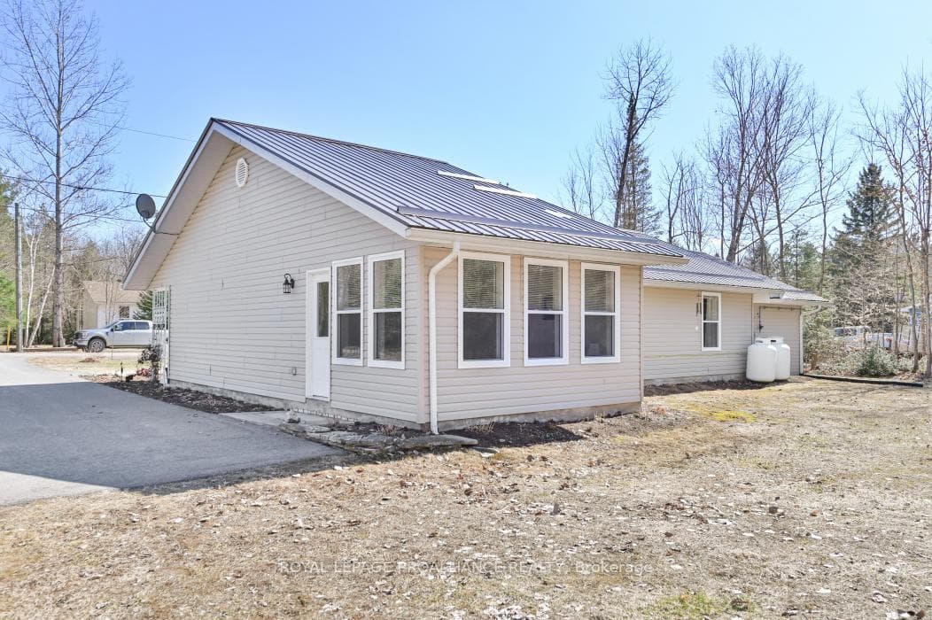 35 Denison Drive photo 32