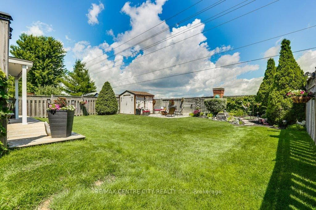 45 Riverbank Drive photo 36