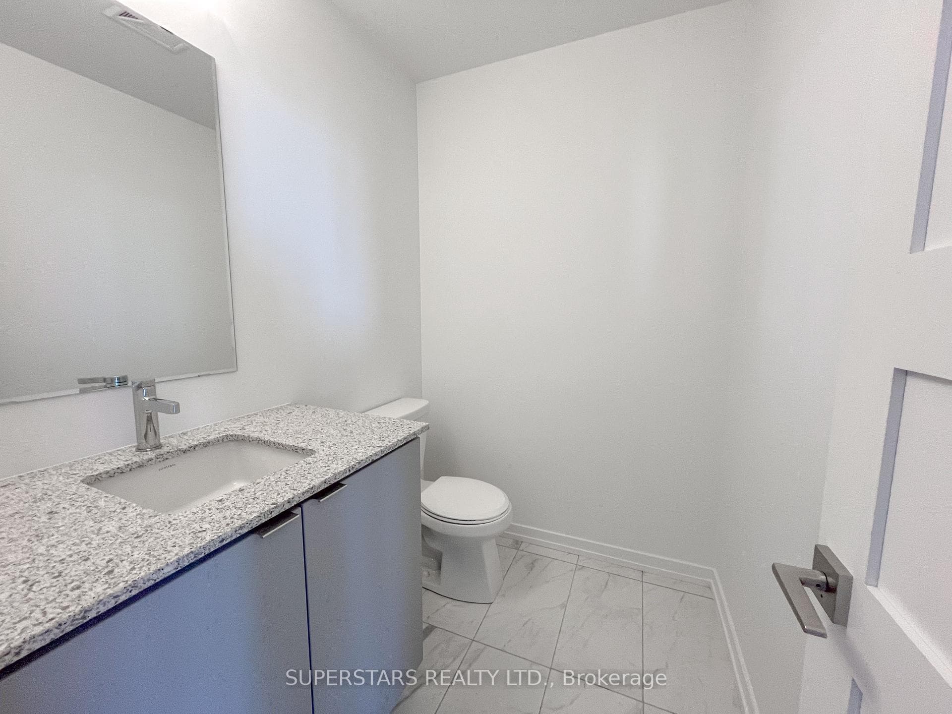 18 Lytham Green Circle Unit 16 photo 11