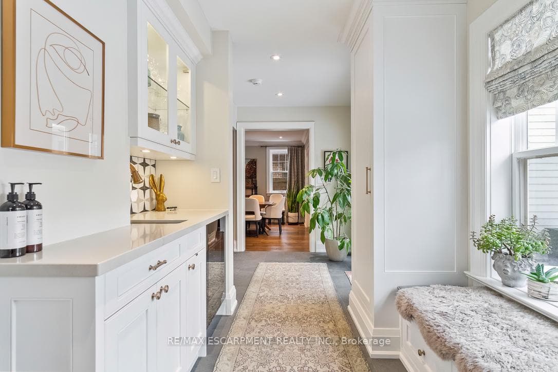 534 Emerald Street photo 11