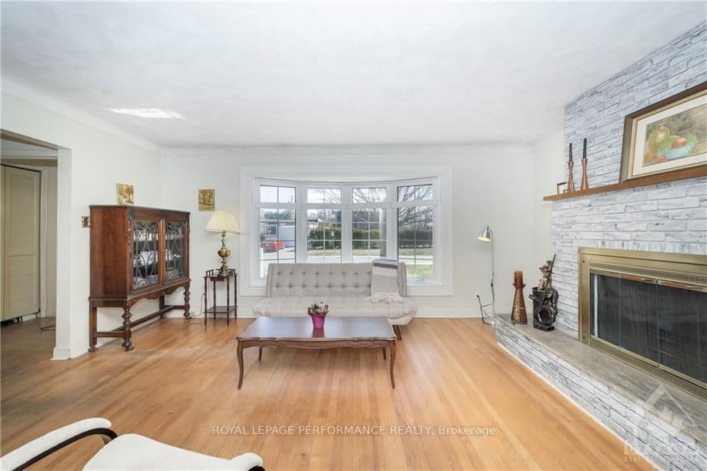 944 FAIRLAWN Avenue photo 7