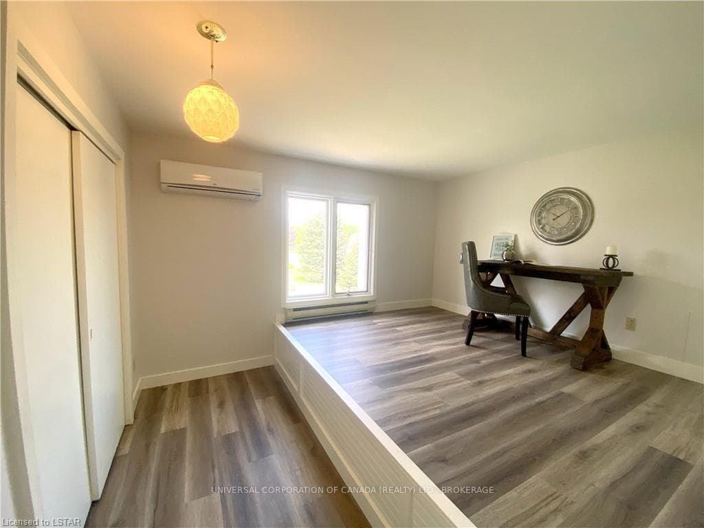 23 MOORE Avenue photo 21
