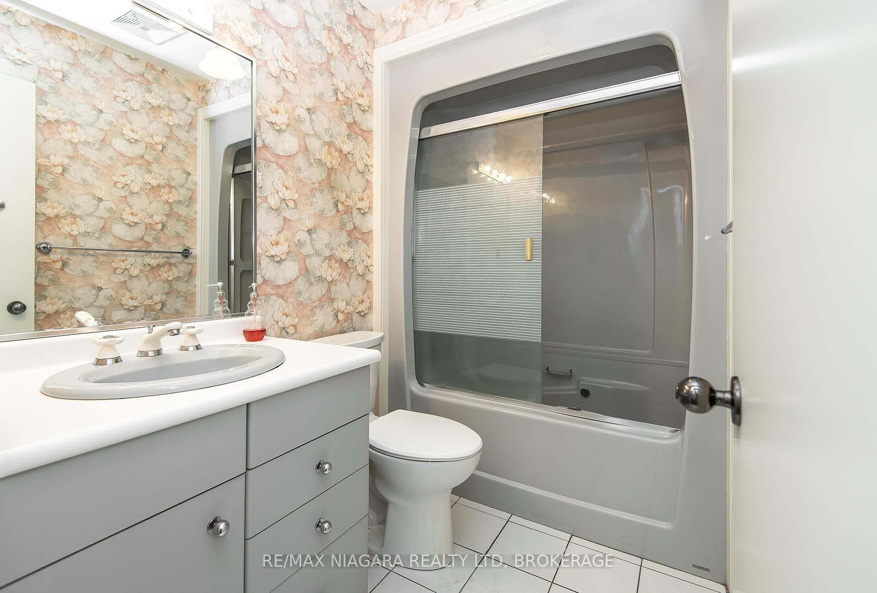 6254 Gore Street photo 17