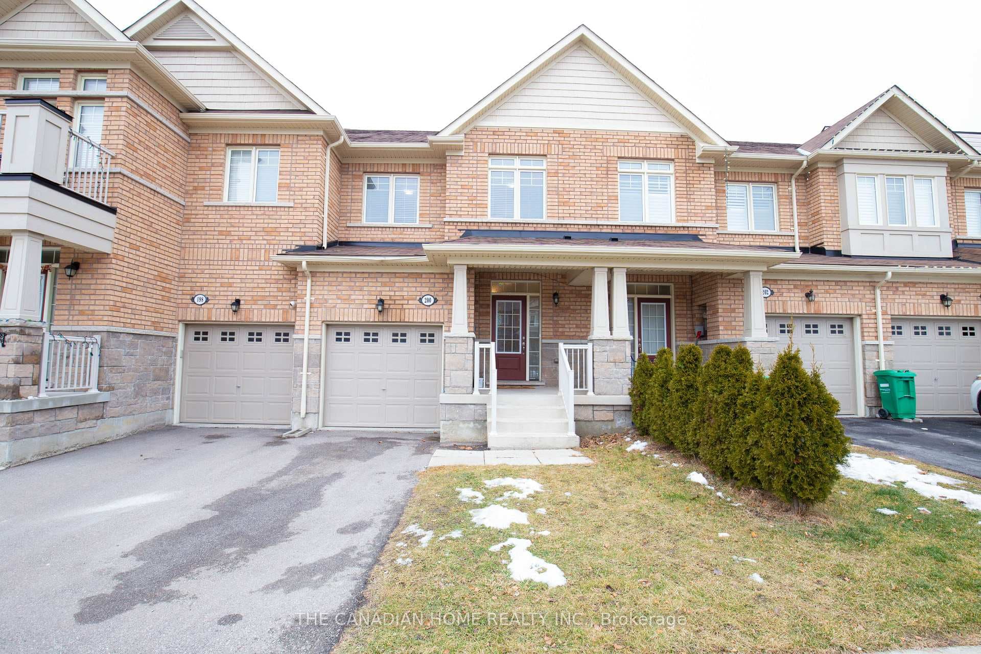200 Sky Harbour Drive photo 2