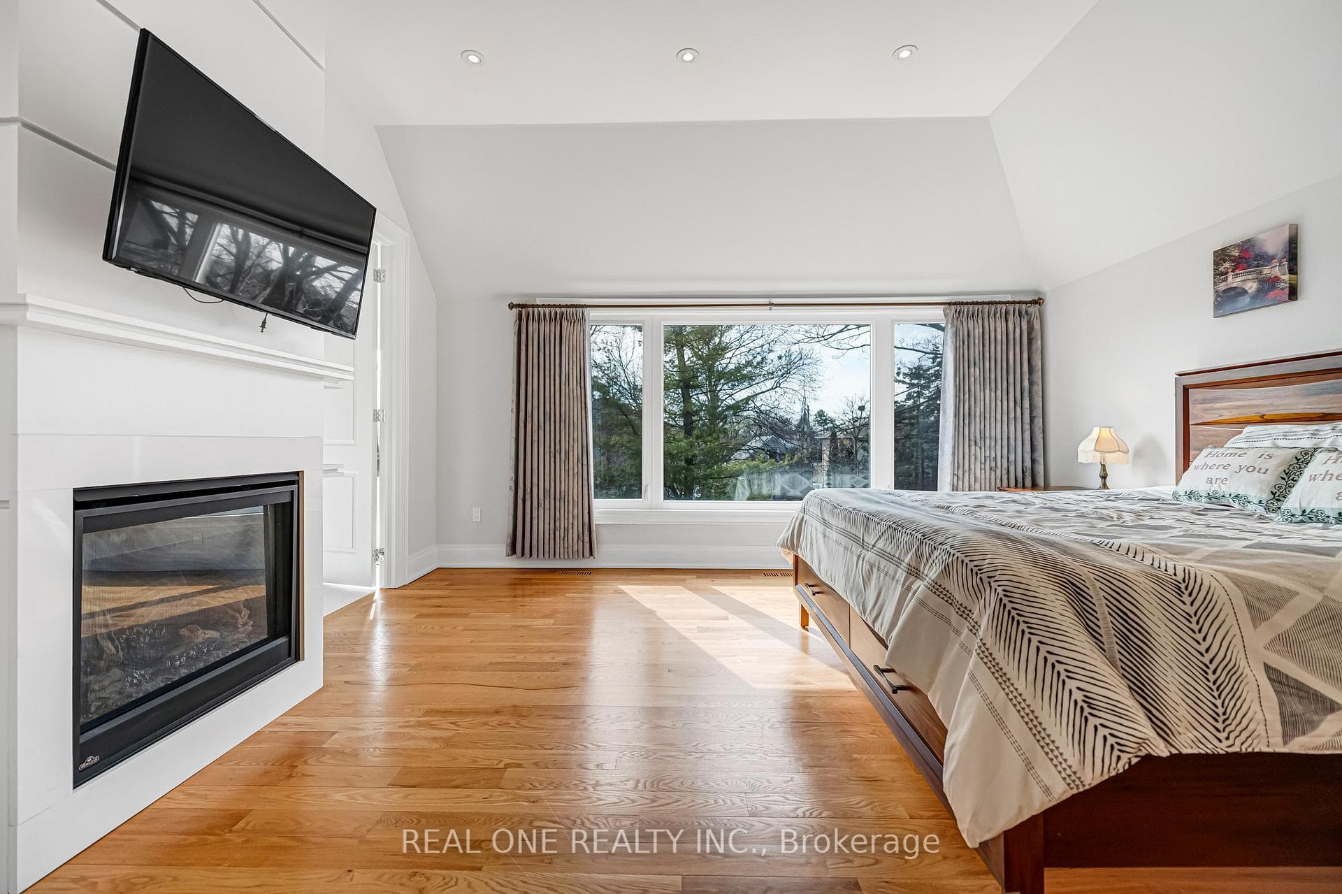 241 Florence Avenue photo 28