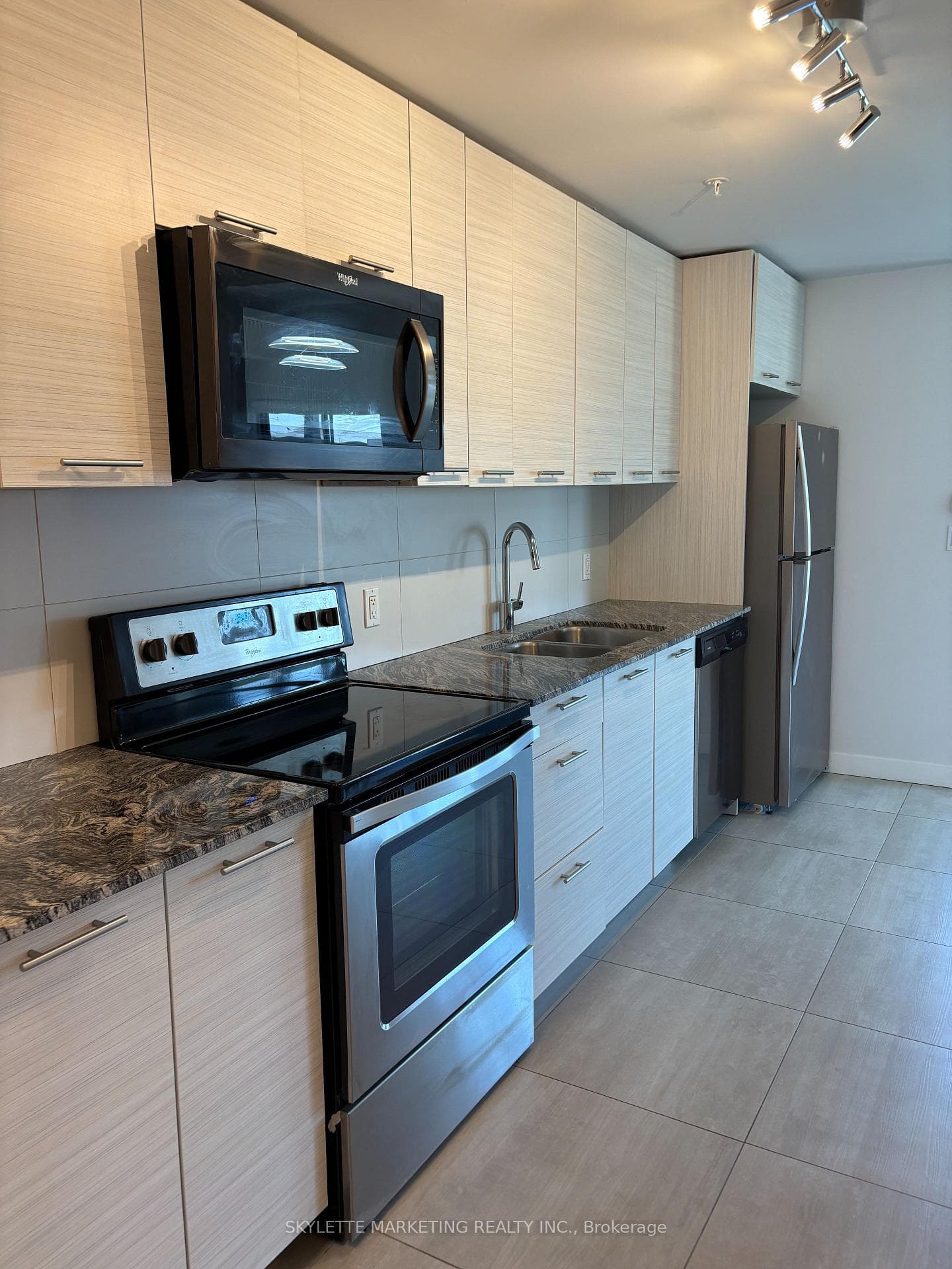 251 Hemlock Street Unit 601 photo 5