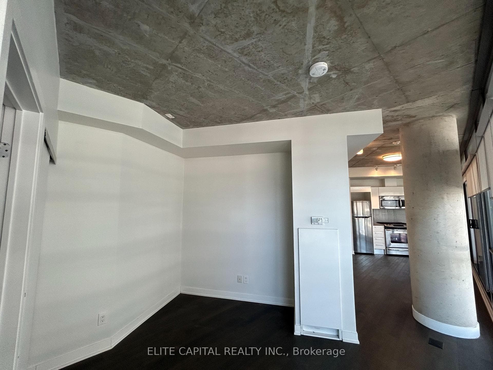 319 Carlaw Avenue Unit 409 photo 4