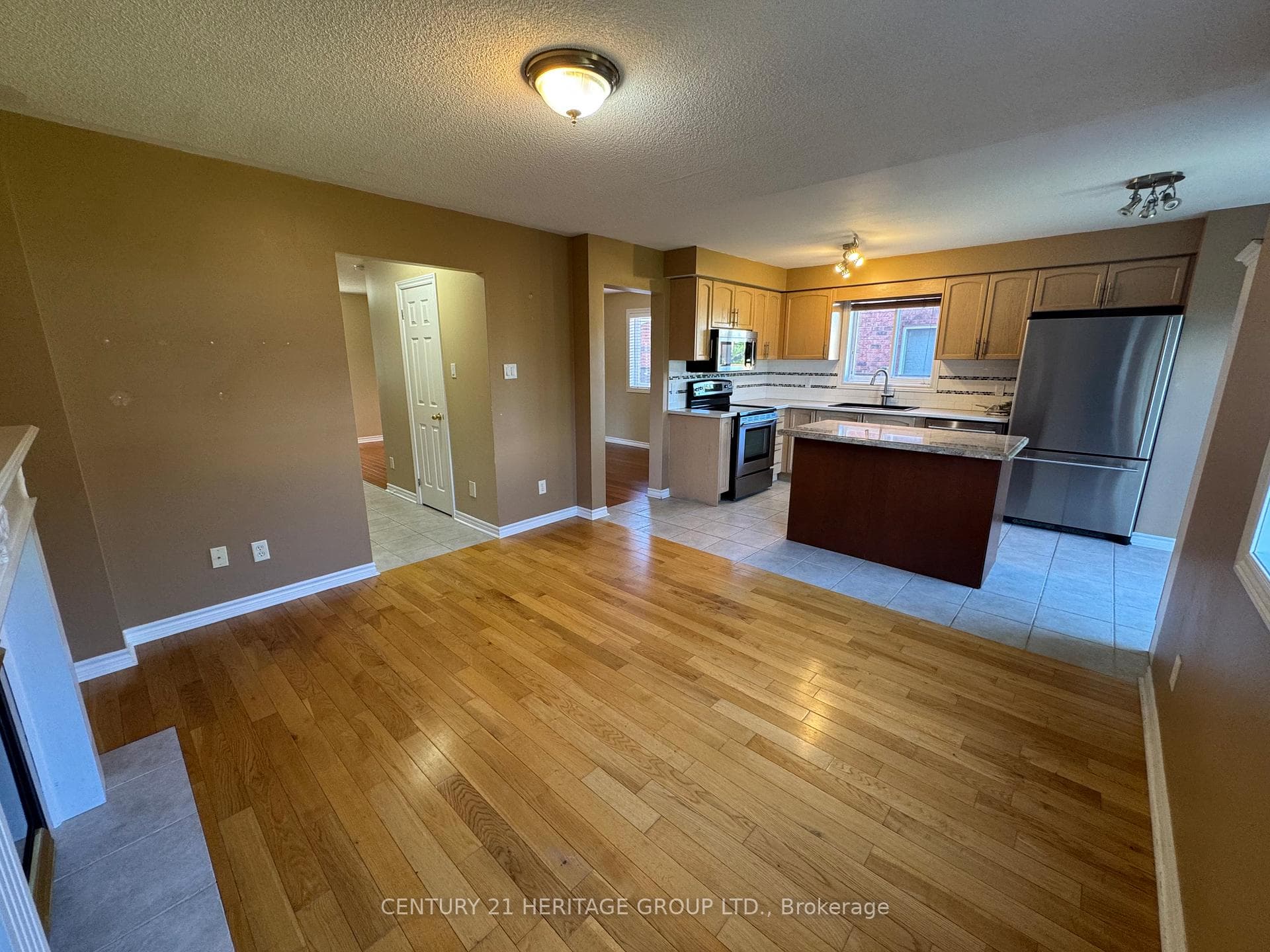 82 Kenwell Crescent photo 4