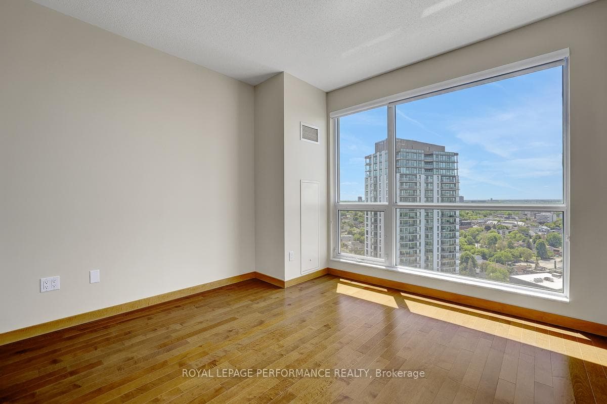 38 Metropole Private Unit 2101 photo 25