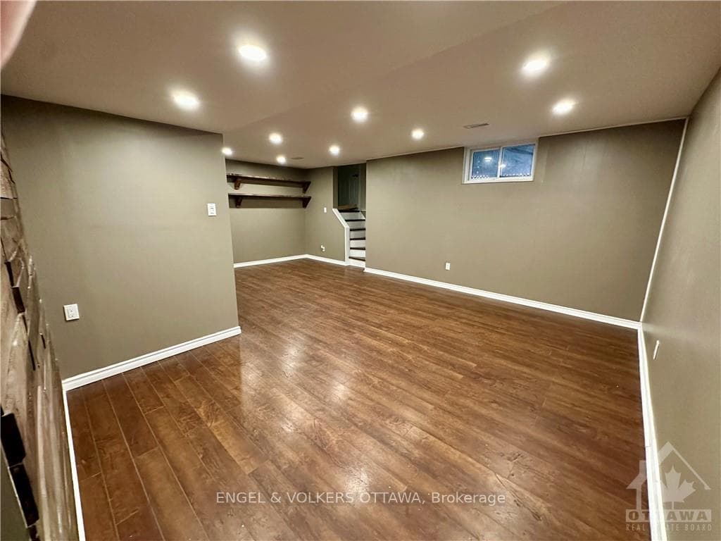 87 GLEN PARK Drive photo 24