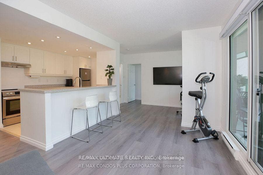 77 Harbour Square Unit 601 photo 7