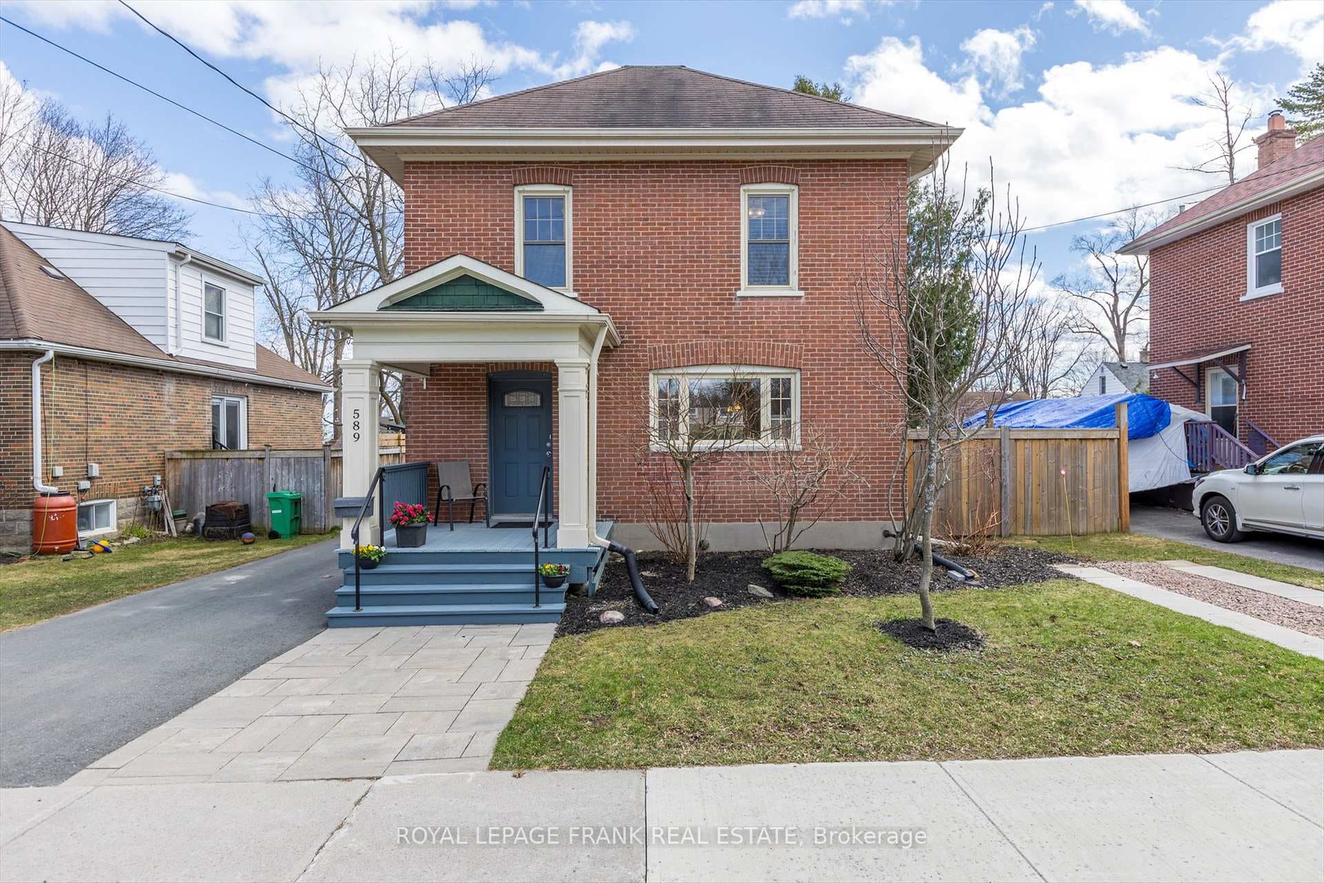 589 Murray Street photo 1
