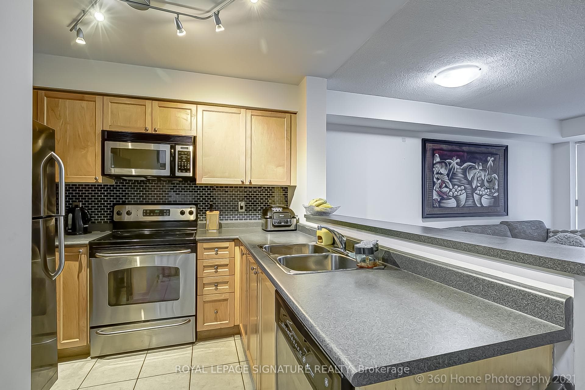7 Michael Power Place Unit 804 photo 16