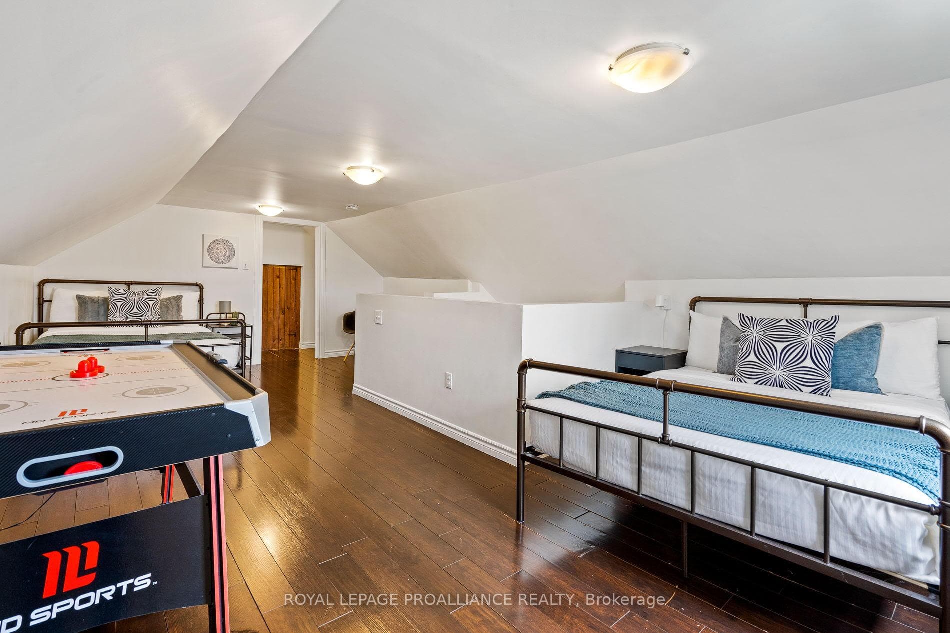 5654 Desson Avenue Unit Upper photo 17