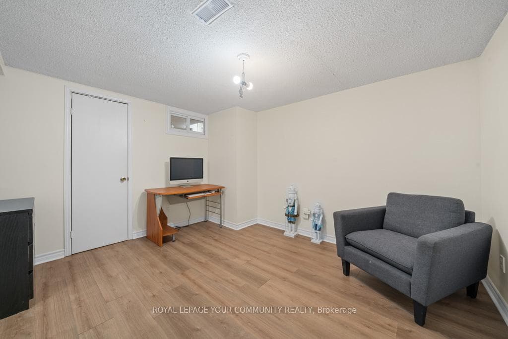 65 Westhampton Drive photo 23