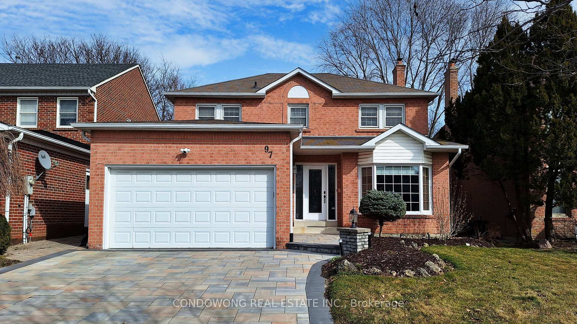97 Longwater Chase photo 1