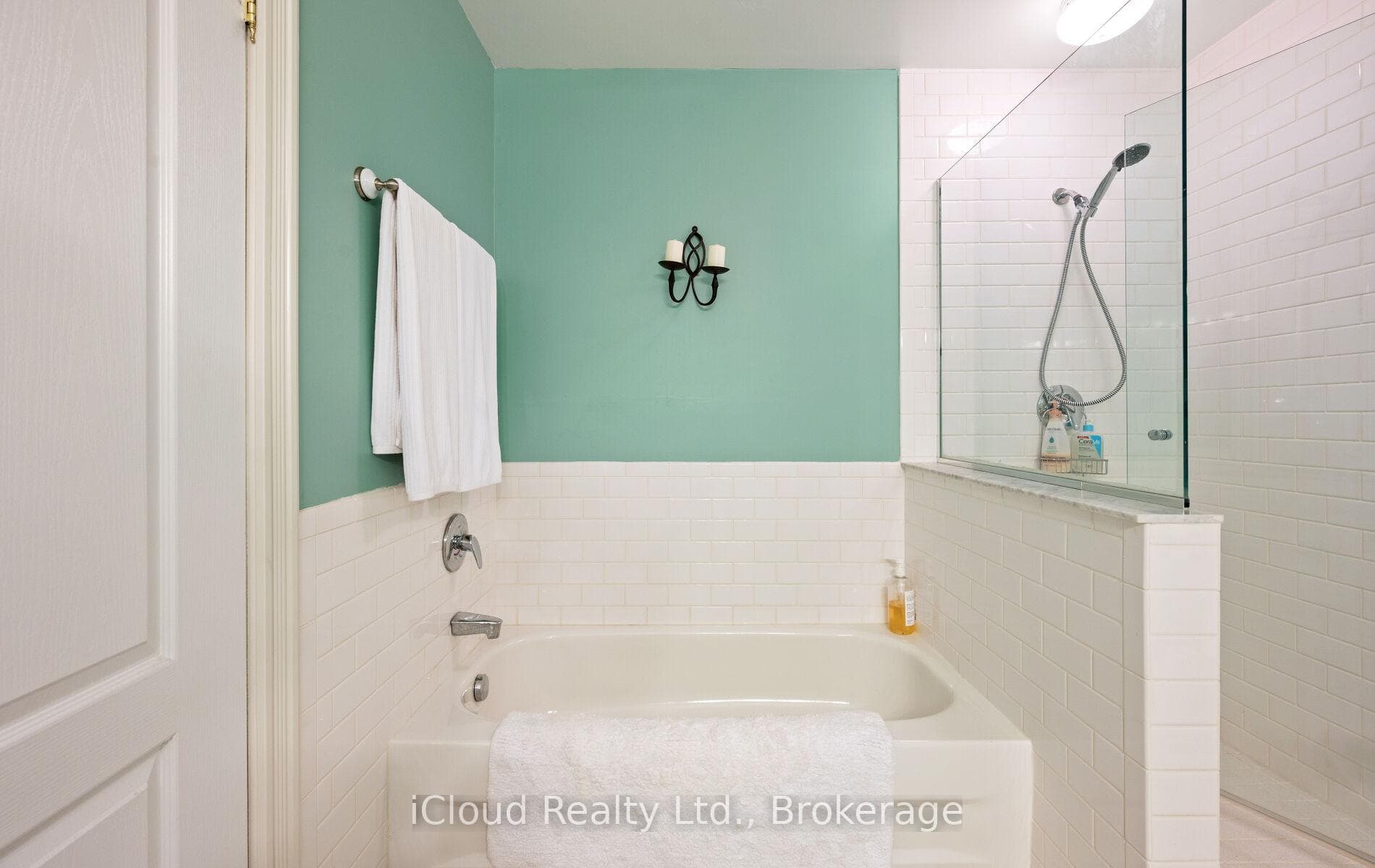 104 Wycliffe Cove N/A photo 39