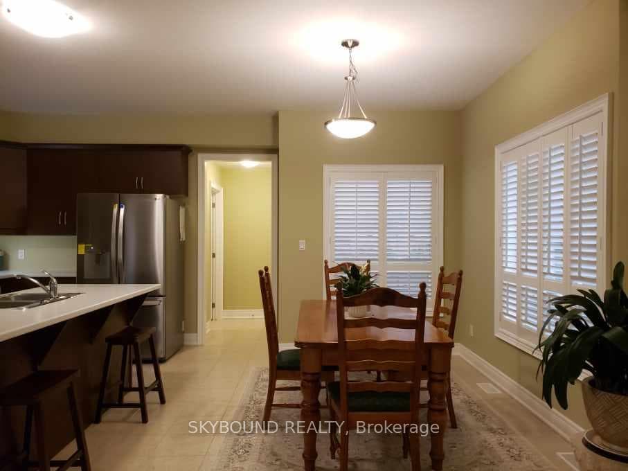 400 Hummel Crescent photo 6