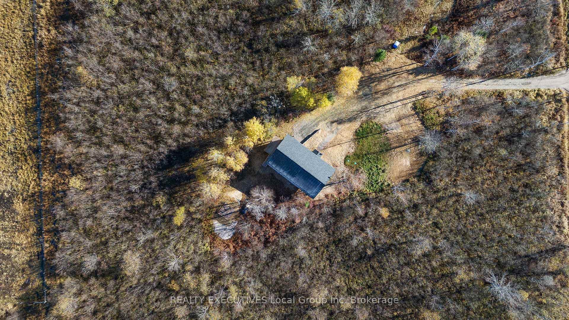 1276 HART Road photo 3