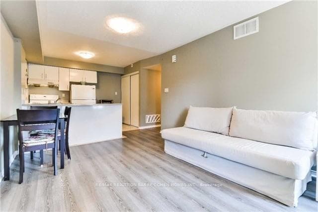 308 John Street Unit 205 photo 4