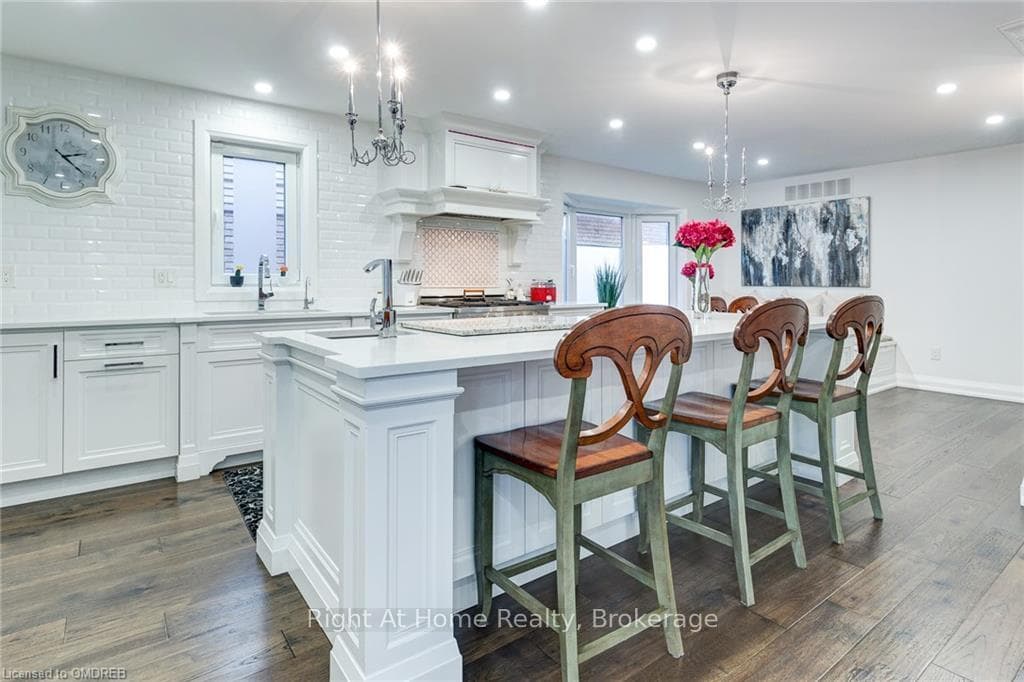 40 MEADOWLANDS Boulevard photo 15