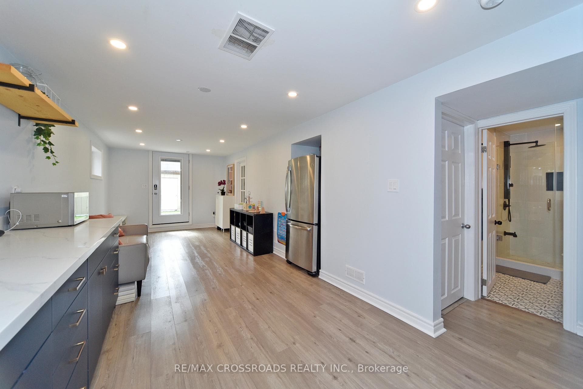 17 Mcdonald Drive photo 31