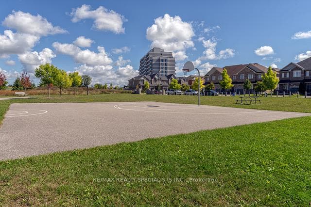 7 Snelgrove Crescent photo 33