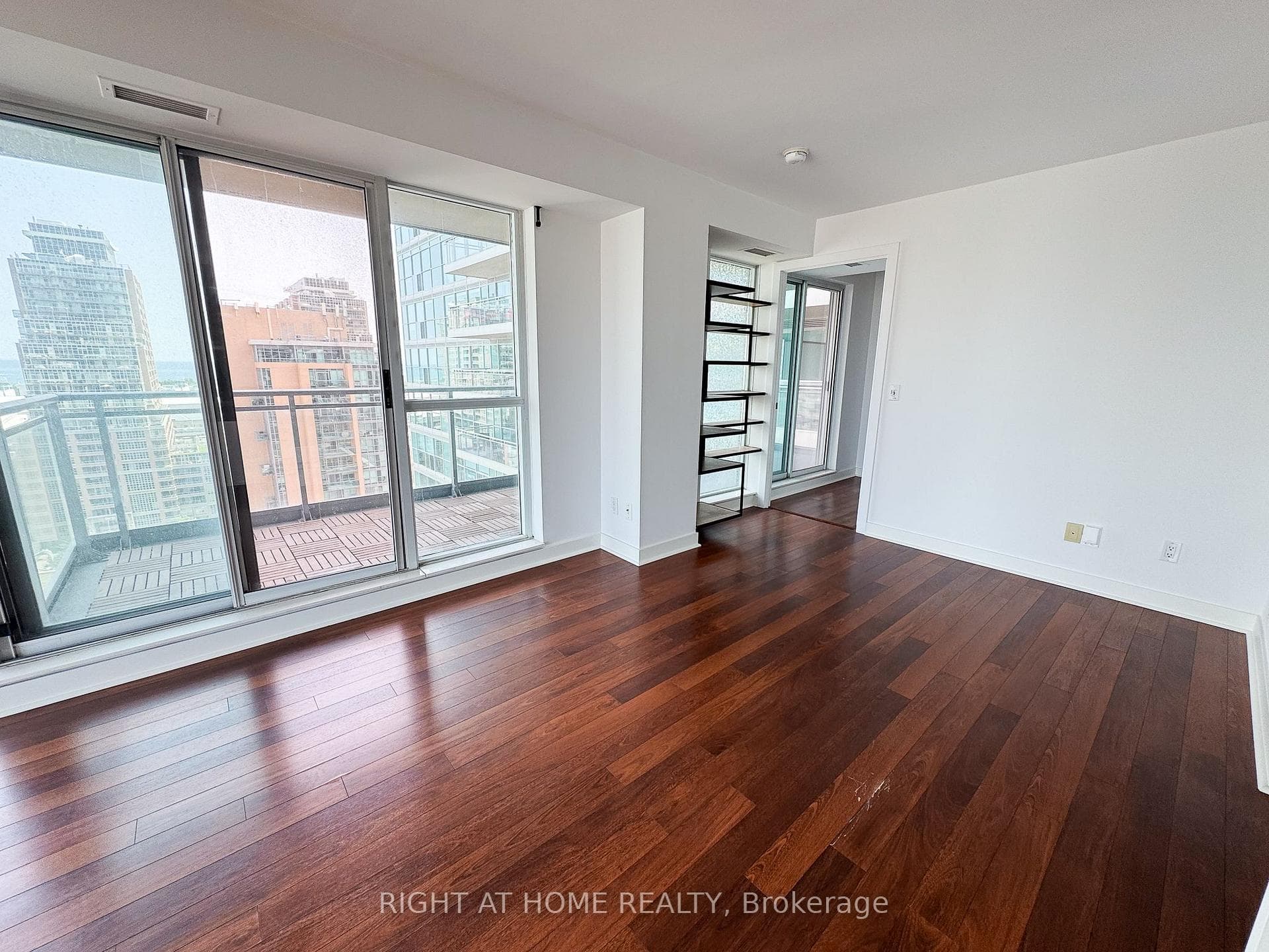 100 Western Battery Road Unit 1510 photo 2